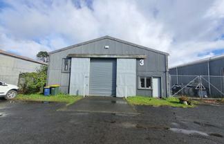 Versatile 300m² Warehouse Space in Glendene 