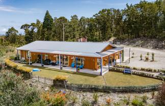 195c Powerhouse Road, Westport