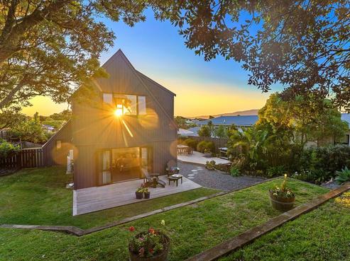 29 Eruini Street, Waikanae Beach