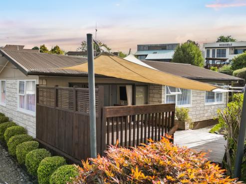 27 Manapouri Place, Glenview