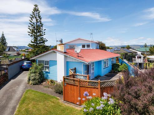 17 Piper Place, Roslyn