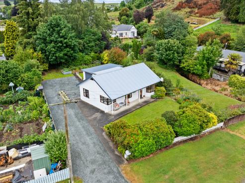 14 Iona Street, Lawrence