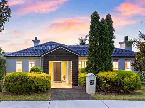 58 Admirals Court Drive, Greenhithe