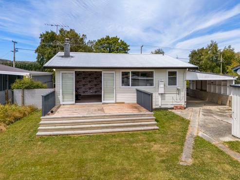 54 Dryden Street, Milton