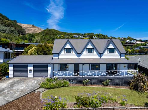 2 Barrington Place, Richmond