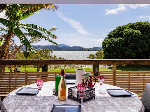 8 Russell Esplanade, Rawene