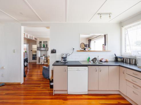 137 Broadway, Marton
