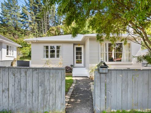 40 Lees Grove, Wainuiomata