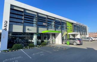 Functional Level One Office on Manchester