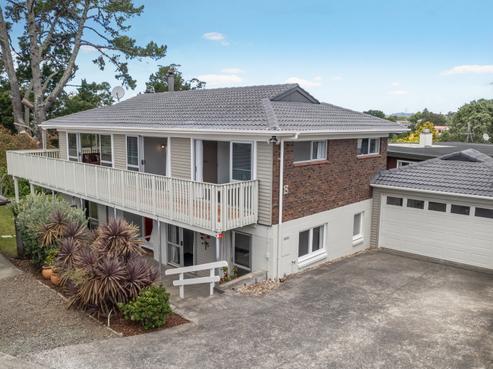 13 Highlight Parade, Te Atatu South