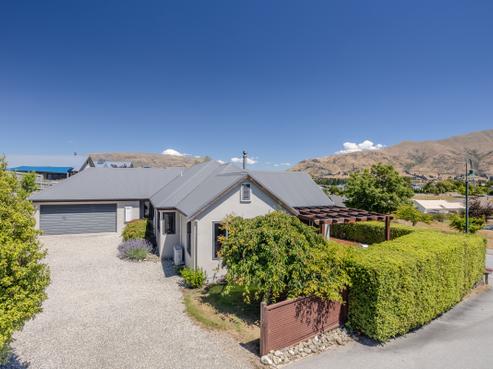 15 Fastness Crescent, Wanaka