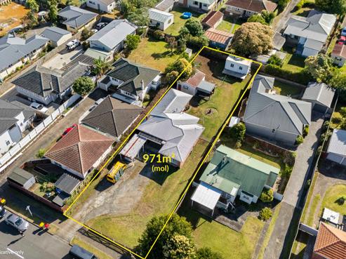 18 Churchill Avenue, Manurewa