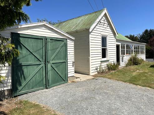 11 Halsey Street, Clinton and Surrounds