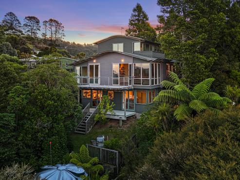 318 Forest Hill Road, Waiatarua