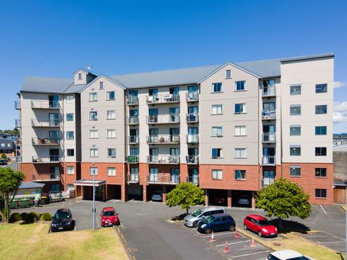 4/17E Crown Lynn Place, New Lynn