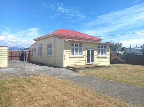 6 Chamberlain Street, Westport