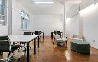 Charming 46m2 Open-Plan Office in Prime Location