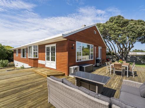75 Eatwell Avenue, Paraparaumu Beach