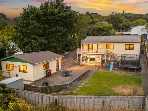 2 Oaklands Grove, Clouston Park