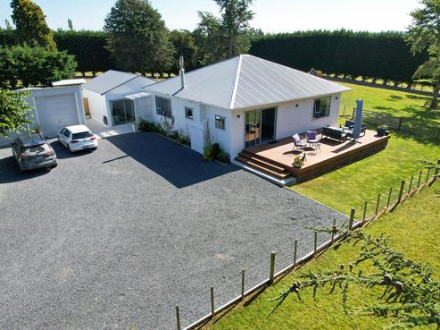 1249 Lakeside Road, Milton