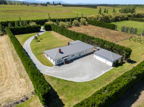 759 Springbank Road, Cust