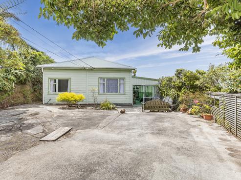 82 Farnham Street, Mornington