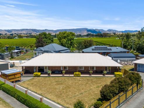 10 Temple Mews, Renwick