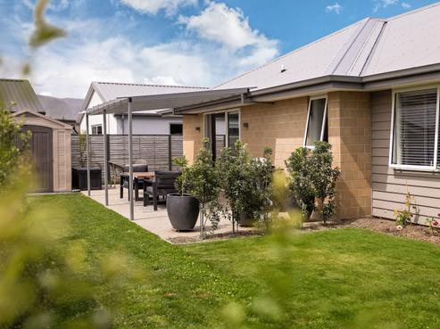 8 Coventry Crescent, Lower Shotover