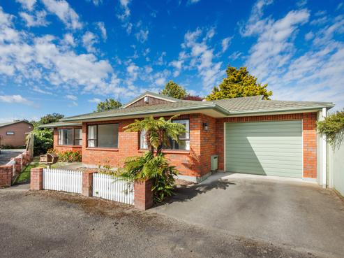 7 Edgecombe Court, Roslyn