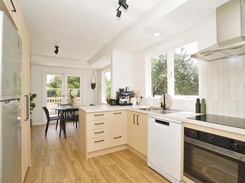 32 Resthill Crescent, Glenview