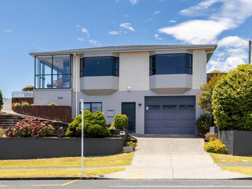 47 Paynters Avenue, Strandon