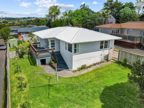 19 Fairclough Road, Beach Haven