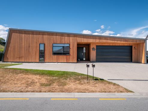 14 Cumberland Road, Lower Shotover