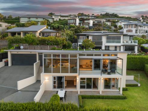 132 Glenstrae Road, Redcliffs