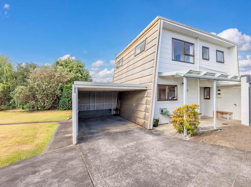 33A Hedge Row, Sunnyhills