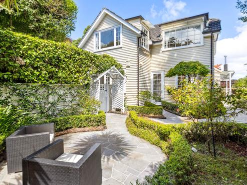 22B Golf Road, Epsom