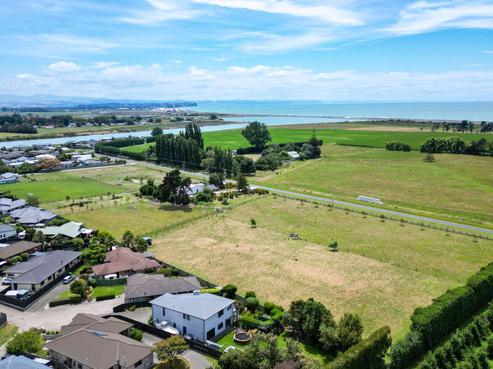 104 Ferry Road, Clive