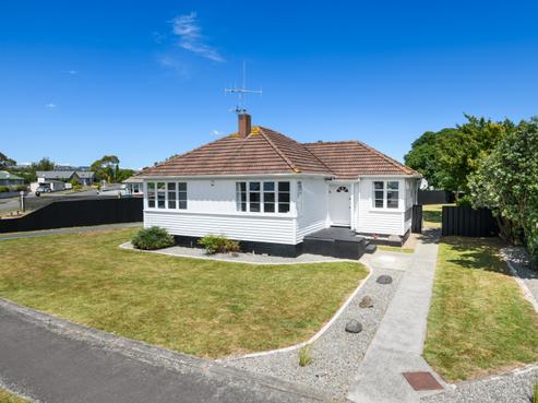 34 Clyde Crescent, Roslyn