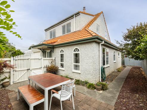 706 Willowpark Road North, Hastings