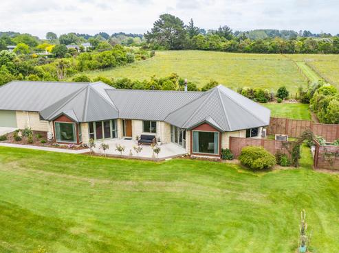 28 Waipuna Grove, Levin