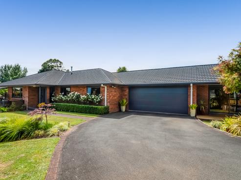 17 Ashmore Drive, Frankleigh Park
