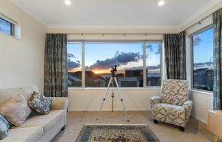 36 Pine Harbour Parade, Beachlands