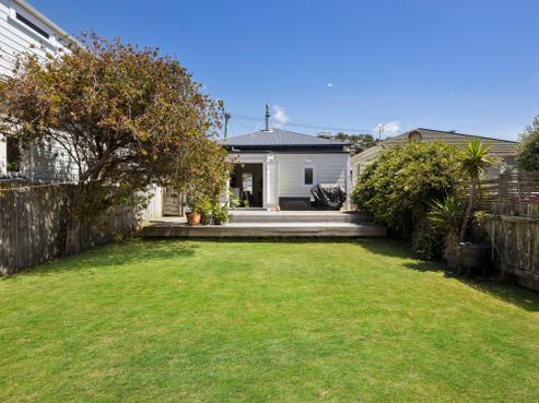 109 Onepu Road, Lyall Bay