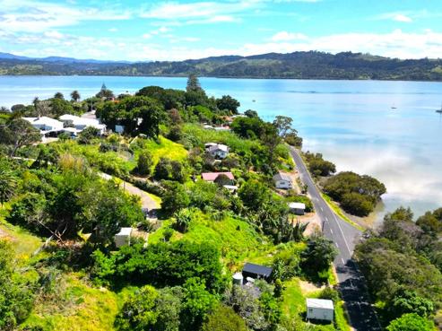 39 Clendon Esplanade, Rawene