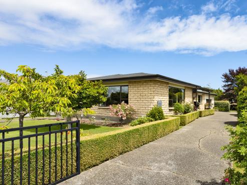 84 Margaret Street, Glengarry