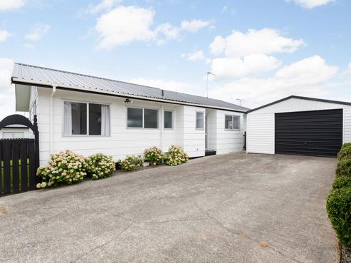 8B Huia Avenue, Forest Lake