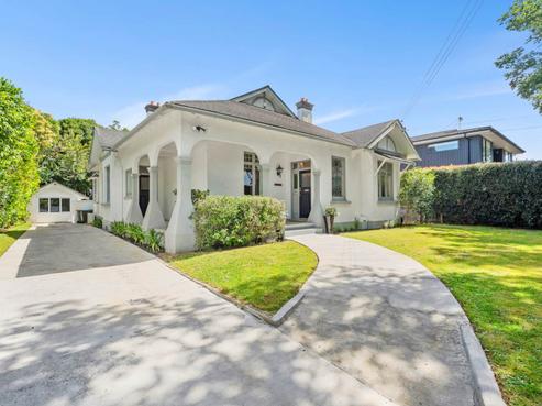 30 Empire Road, Epsom