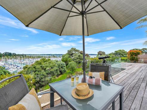 81 Pine Harbour Parade, Beachlands