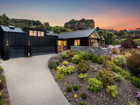 22 Clearwater Street, Broad Bay
