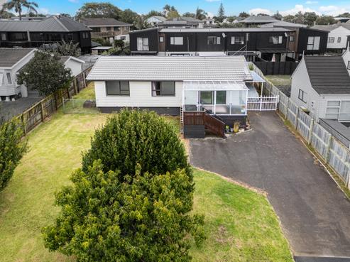 2/57 Kiwi Esplanade, Mangere Bridge